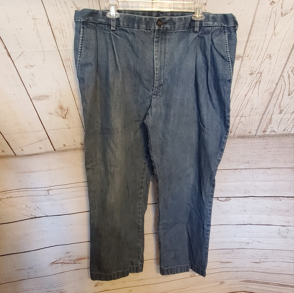 Roundtree and Yorke men's pleated front four pocket jeans blue size 42X27